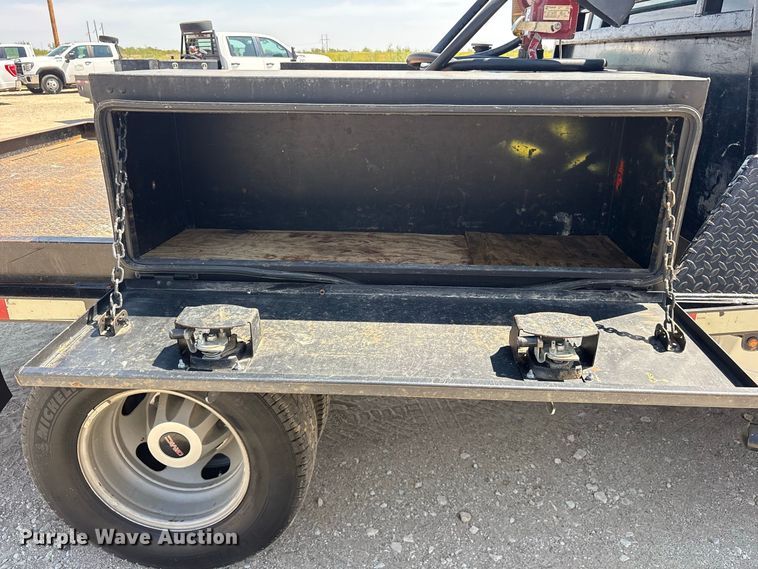 image for item FN3747 2021 GMC Sierra 3500 Crew Cab flatbed pickup truck