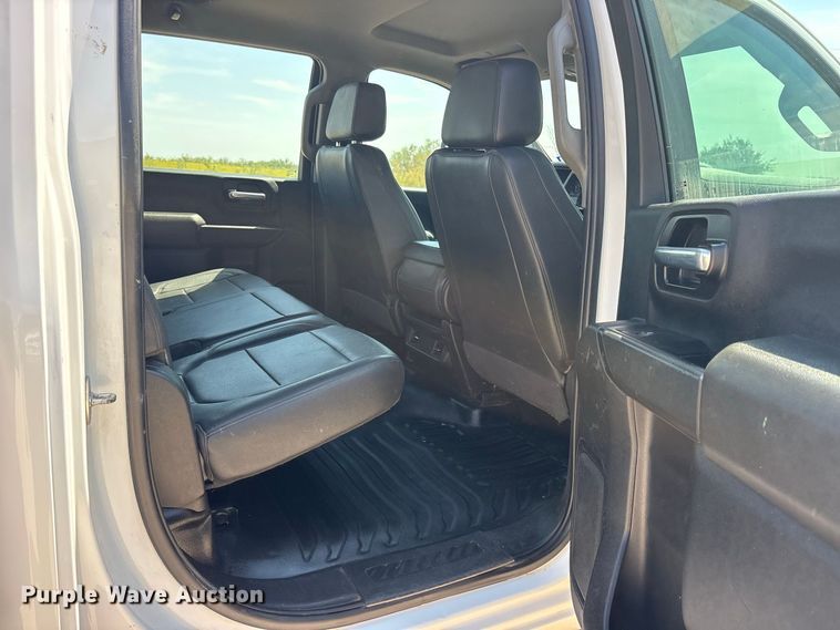 image for item FN3747 2021 GMC Sierra 3500 Crew Cab flatbed pickup truck