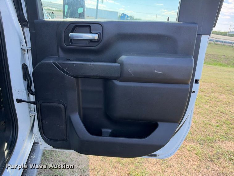 image for item FN3748 2021 GMC Sierra 3500 4X4 Crew Cab flatbed pickup truck