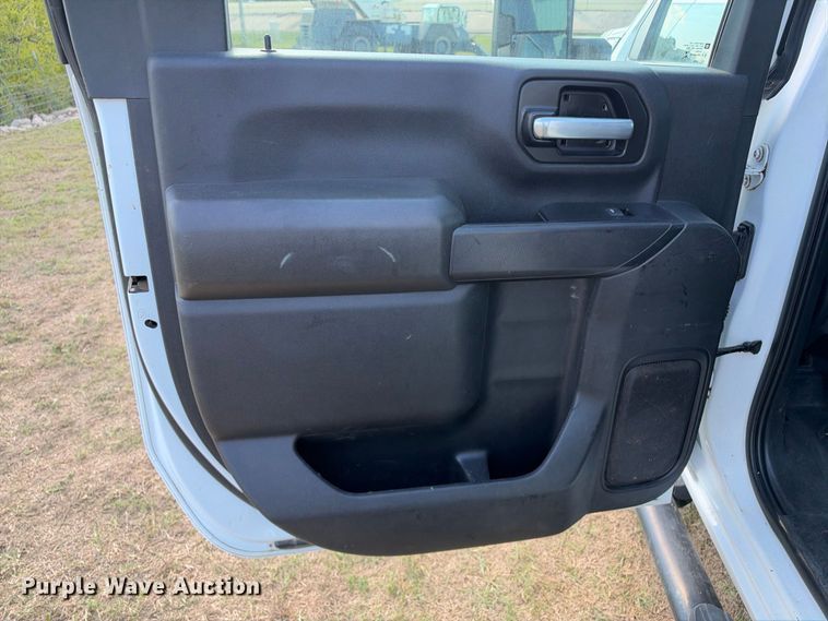 image for item FN3748 2021 GMC Sierra 3500 4X4 Crew Cab flatbed pickup truck