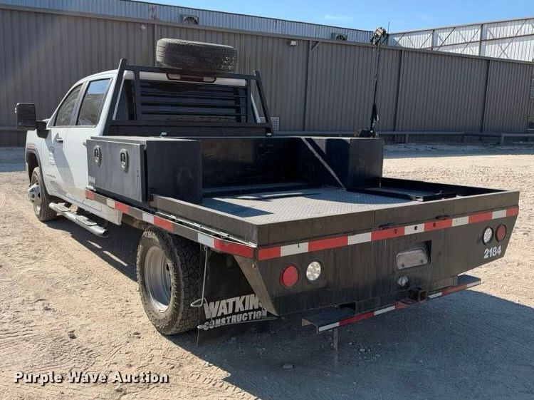 image for item FN3749 2021 GMC Sierra 3500HD 4X4 Crew Cab flatbed pickup truck