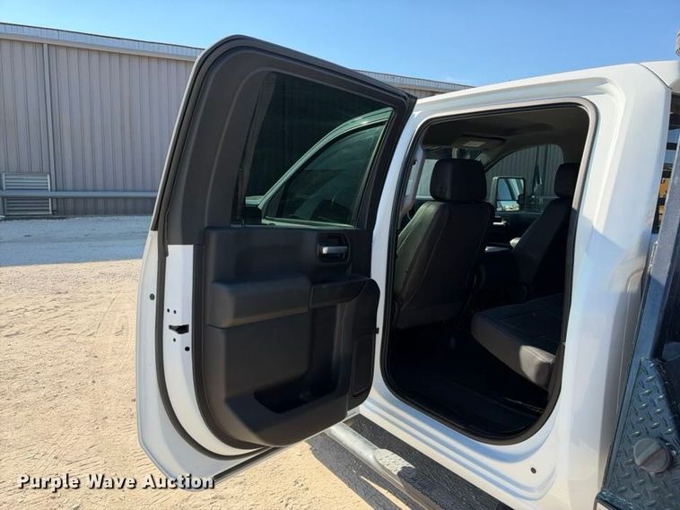 image for item FN3749 2021 GMC Sierra 3500HD 4X4 Crew Cab flatbed pickup truck