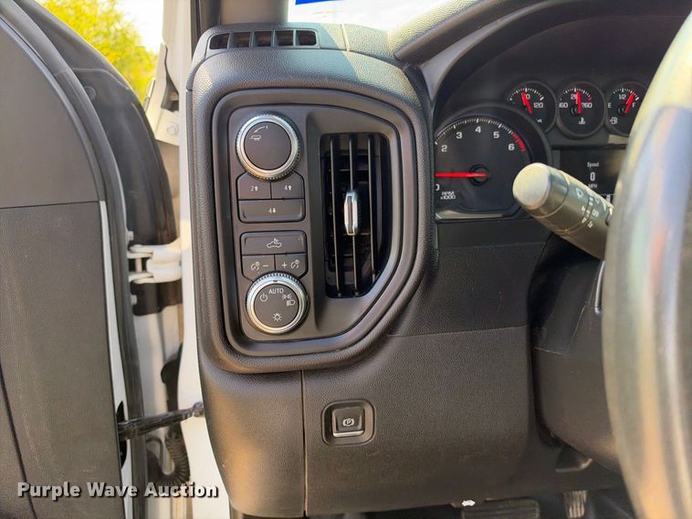 image for item FN3751 2021 GMC Sierra 3500 4X4 Crew Cab flatbed pickup truck