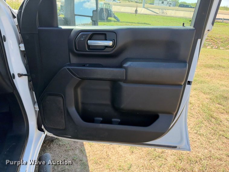 image for item FN3751 2021 GMC Sierra 3500 4X4 Crew Cab flatbed pickup truck