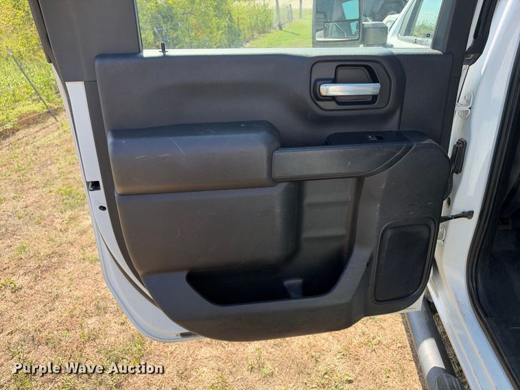 image for item FN3751 2021 GMC Sierra 3500 4X4 Crew Cab flatbed pickup truck