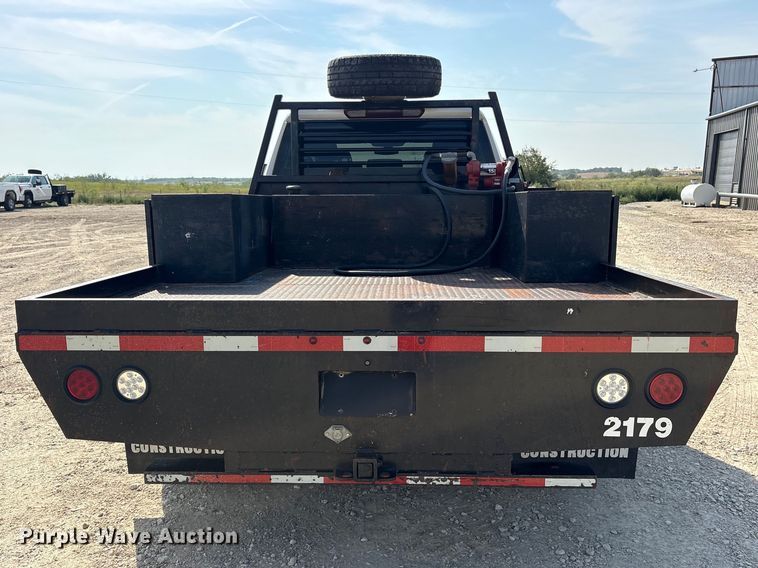 image for item FN3752 2021 GMC Sierra 3500 Crew Cab flatbed pickup truck