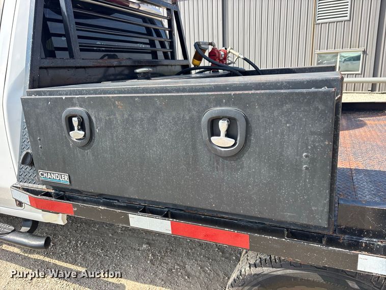 image for item FN3752 2021 GMC Sierra 3500 Crew Cab flatbed pickup truck