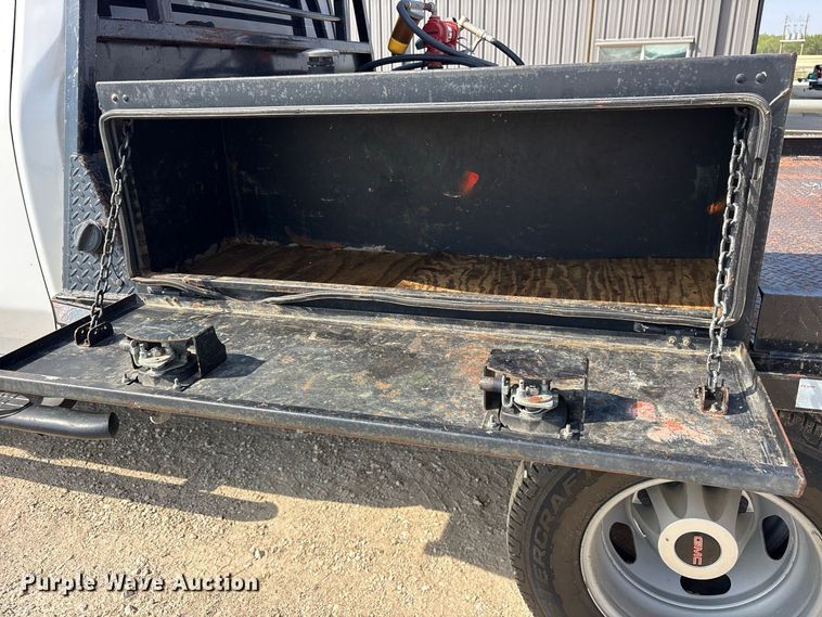 image for item FN3752 2021 GMC Sierra 3500 Crew Cab flatbed pickup truck