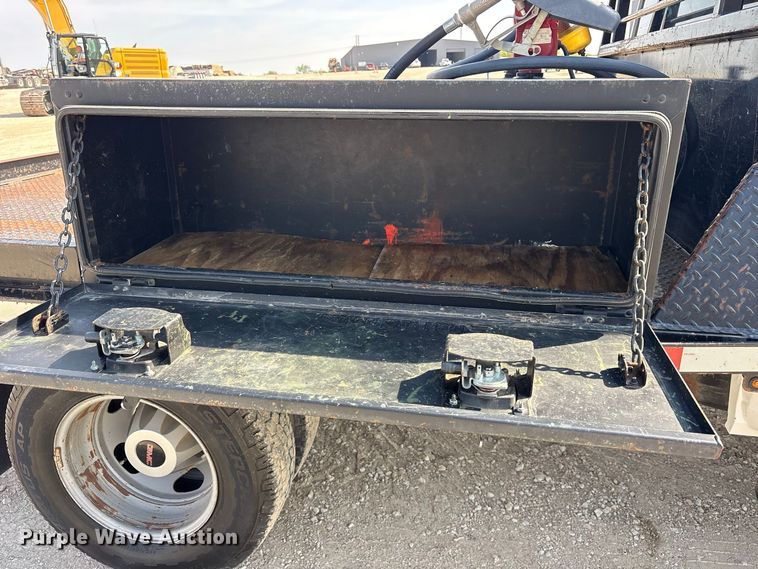 image for item FN3752 2021 GMC Sierra 3500 Crew Cab flatbed pickup truck