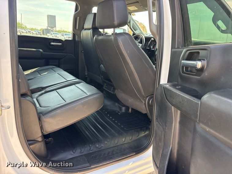 image for item FN3752 2021 GMC Sierra 3500 Crew Cab flatbed pickup truck