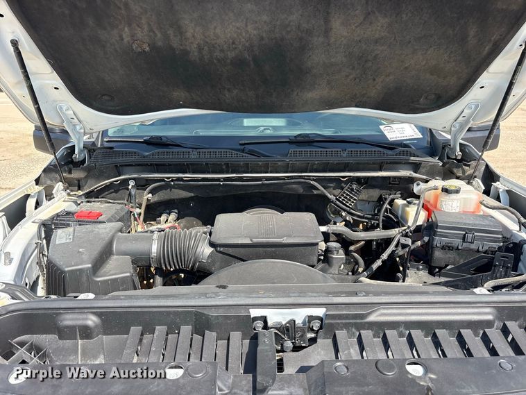 image for item FN3752 2021 GMC Sierra 3500 Crew Cab flatbed pickup truck