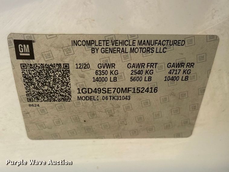 image for item FN3752 2021 GMC Sierra 3500 Crew Cab flatbed pickup truck