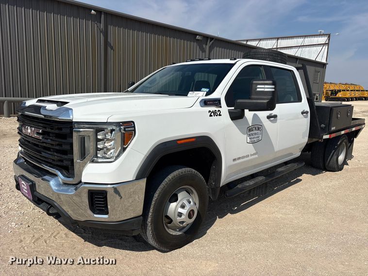 2021 GMC Sierra 3500 Crew Cab flatbed pickup truck