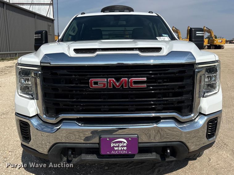 image for item FN3753 2021 GMC Sierra 3500 Crew Cab flatbed pickup truck