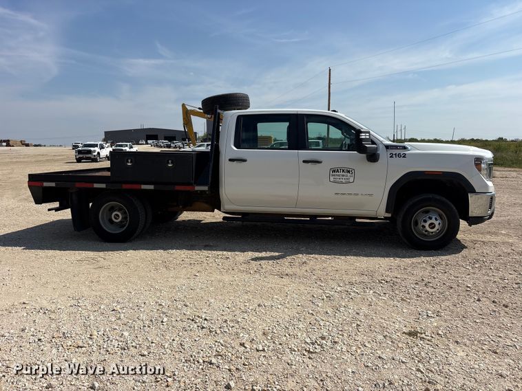 image for item FN3753 2021 GMC Sierra 3500 Crew Cab flatbed pickup truck