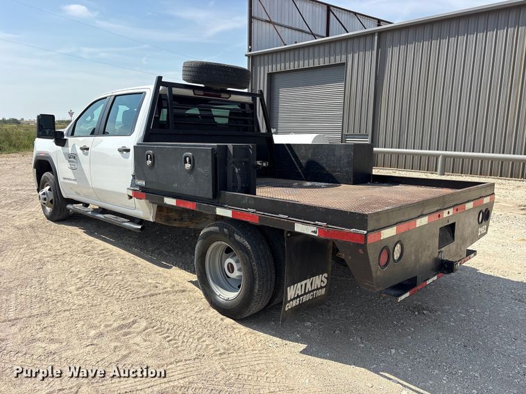 image for item FN3753 2021 GMC Sierra 3500 Crew Cab flatbed pickup truck