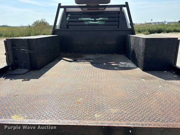 image for item FN3753 2021 GMC Sierra 3500 Crew Cab flatbed pickup truck