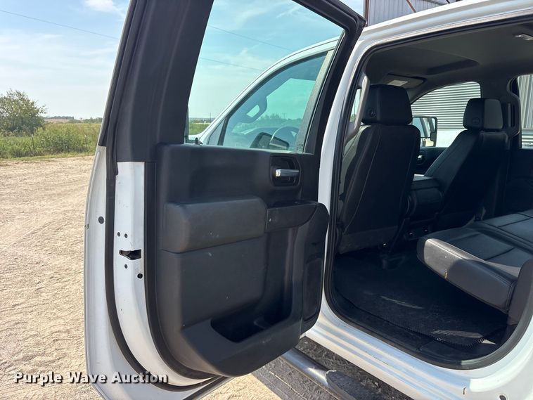 image for item FN3753 2021 GMC Sierra 3500 Crew Cab flatbed pickup truck