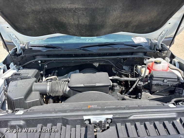 image for item FN3753 2021 GMC Sierra 3500 Crew Cab flatbed pickup truck