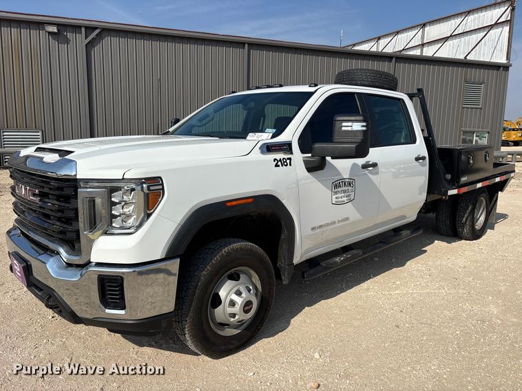 2021 GMC Sierra 3500 Crew Cab flatbed pickup truck