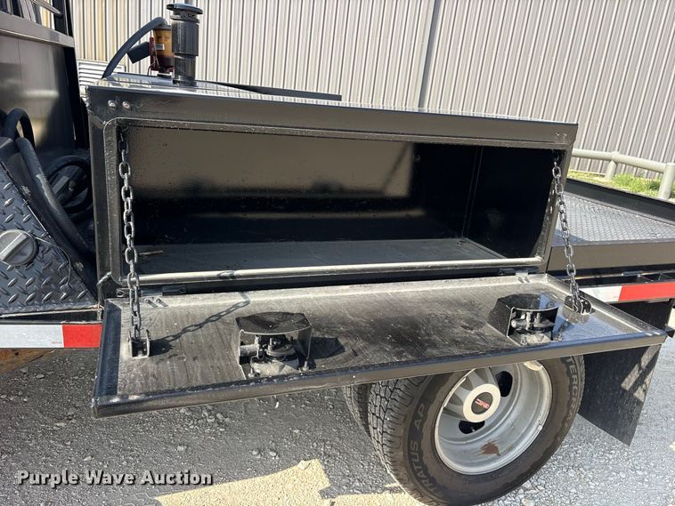 image for item FN3754 2021 GMC Sierra 3500 Crew Cab flatbed pickup truck