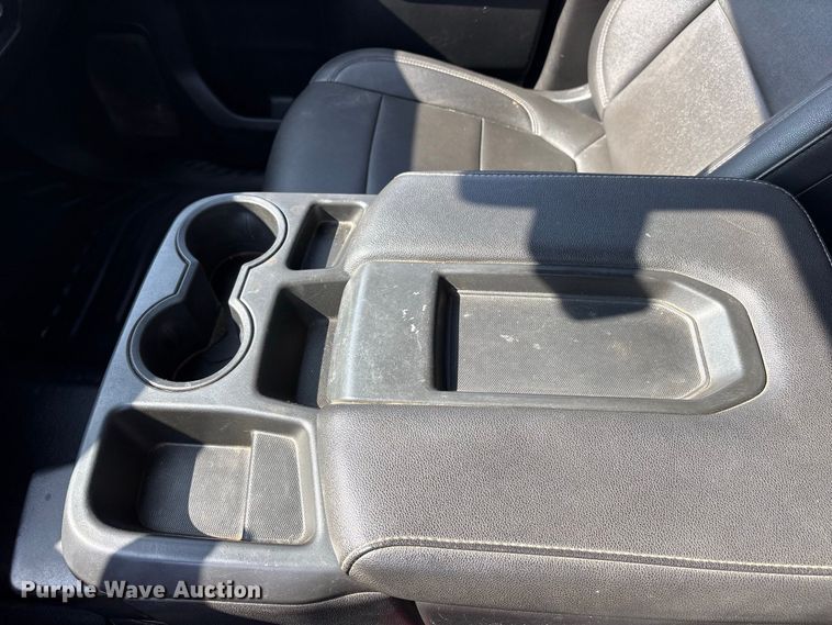 image for item FN3754 2021 GMC Sierra 3500 Crew Cab flatbed pickup truck