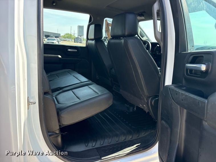 image for item FN3754 2021 GMC Sierra 3500 Crew Cab flatbed pickup truck