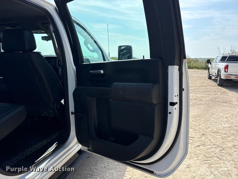image for item FN3754 2021 GMC Sierra 3500 Crew Cab flatbed pickup truck