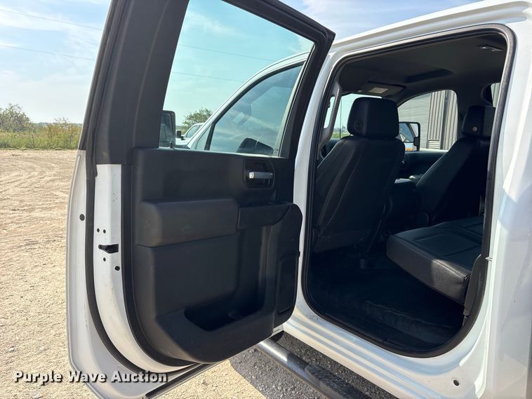 image for item FN3754 2021 GMC Sierra 3500 Crew Cab flatbed pickup truck