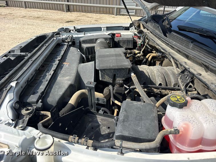 image for item FN3754 2021 GMC Sierra 3500 Crew Cab flatbed pickup truck