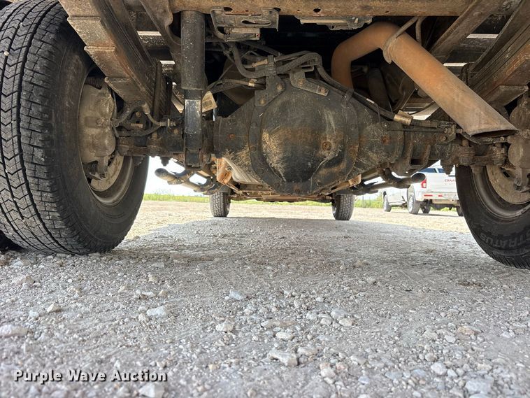 image for item FN3754 2021 GMC Sierra 3500 Crew Cab flatbed pickup truck