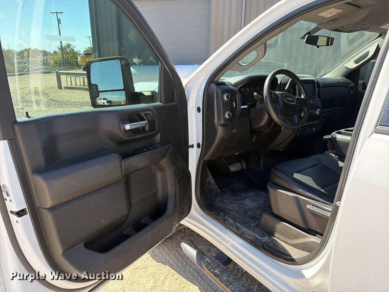 image for item FN3755 2021 GMC Sierra 3500HD 4X4 Crew Cab flatbed pickup truck