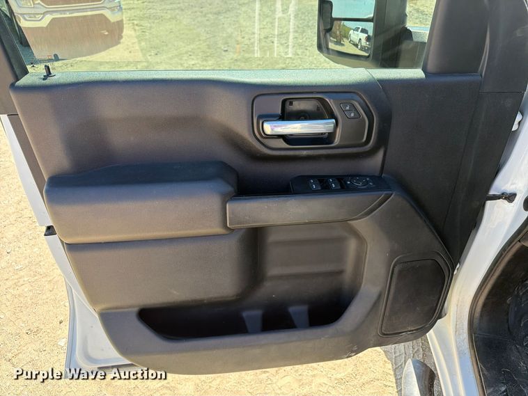 image for item FN3755 2021 GMC Sierra 3500HD 4X4 Crew Cab flatbed pickup truck