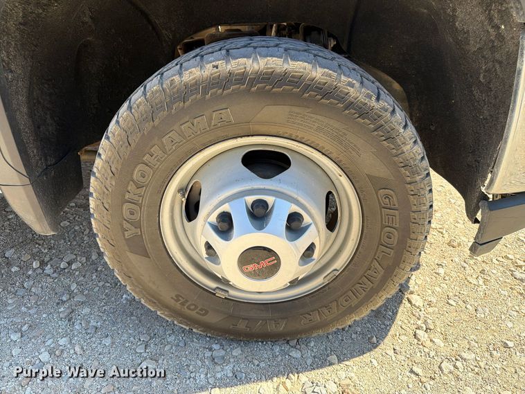 image for item FN3755 2021 GMC Sierra 3500HD 4X4 Crew Cab flatbed pickup truck