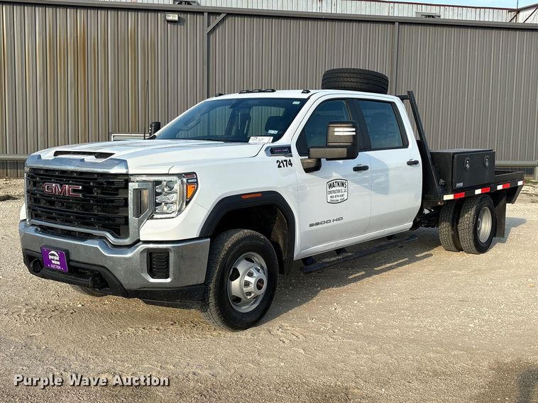 2021 GMC Sierra 3500 Crew Cab flatbed pickup truck
