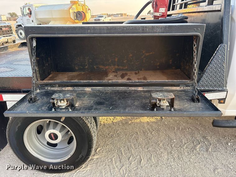 image for item FN3756 2021 GMC Sierra 3500 Crew Cab flatbed pickup truck