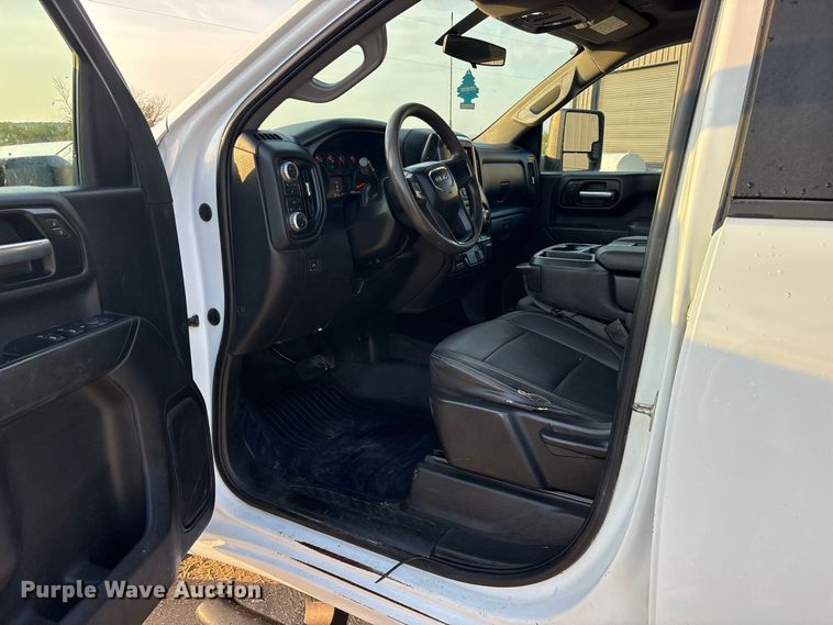 image for item FN3756 2021 GMC Sierra 3500 Crew Cab flatbed pickup truck