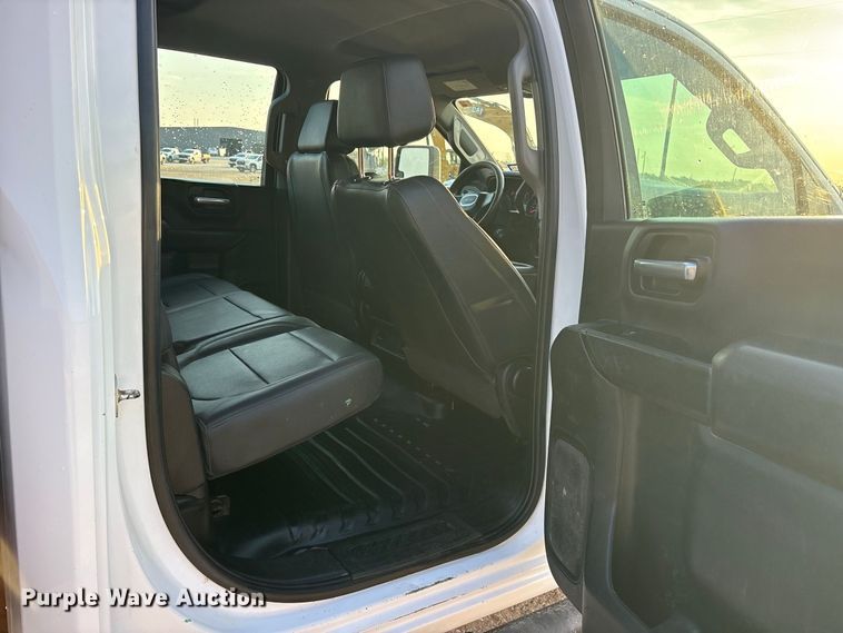 image for item FN3756 2021 GMC Sierra 3500 Crew Cab flatbed pickup truck