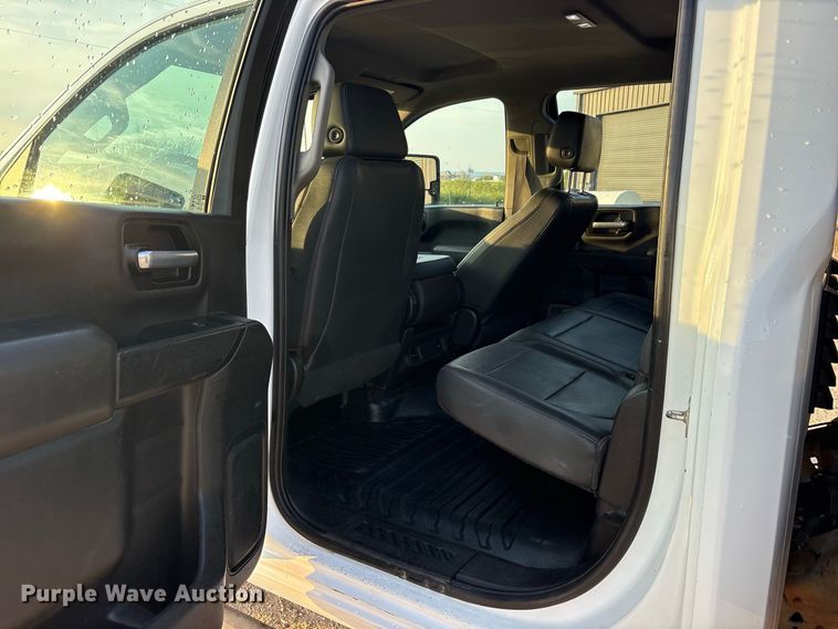 image for item FN3756 2021 GMC Sierra 3500 Crew Cab flatbed pickup truck