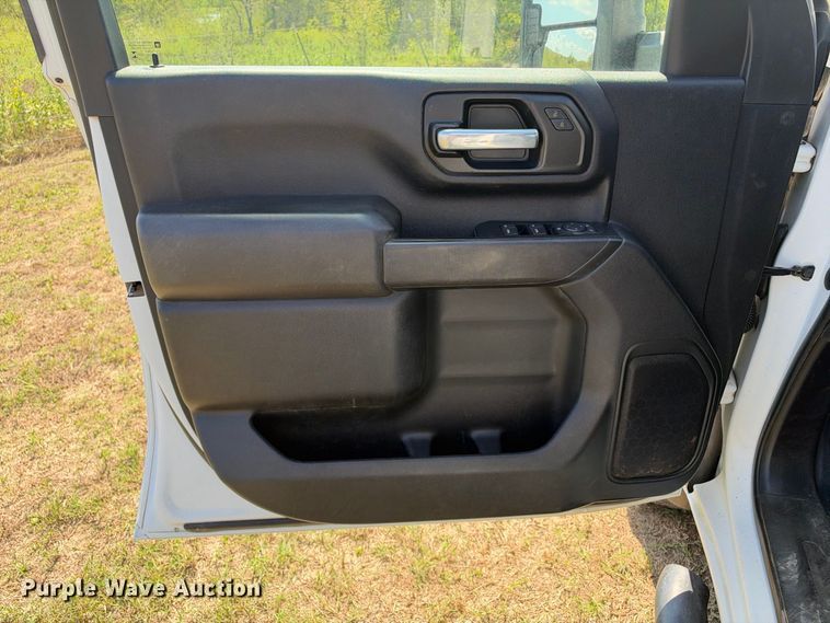 image for item FN3757 2021 GMC Sierra 3500 4X4 Crew Cab flatbed pickup truck