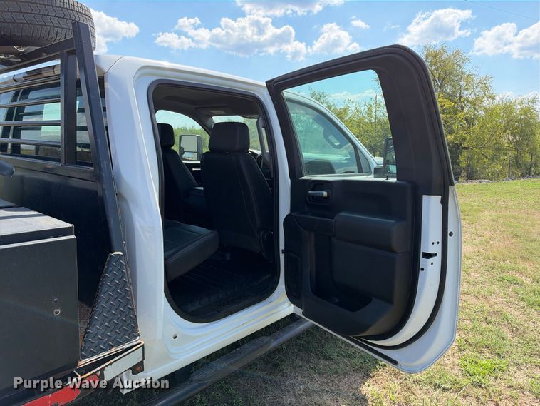 image for item FN3757 2021 GMC Sierra 3500 4X4 Crew Cab flatbed pickup truck