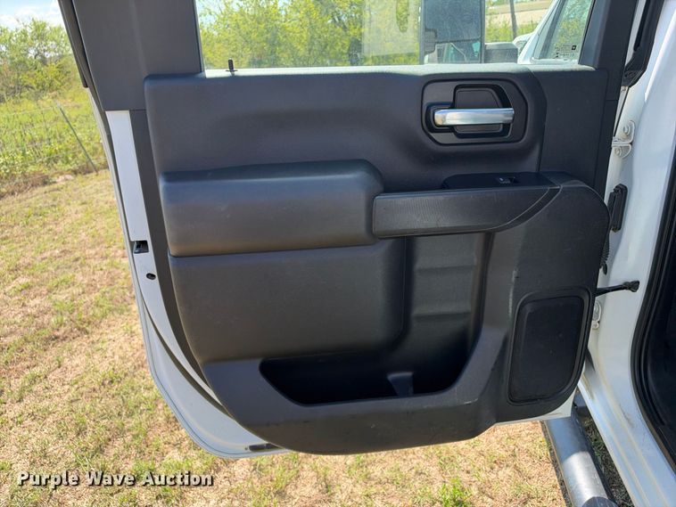 image for item FN3757 2021 GMC Sierra 3500 4X4 Crew Cab flatbed pickup truck