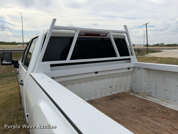 image for item FN3758 2021 GMC Sierra 2500 Crew Cab pickup truck