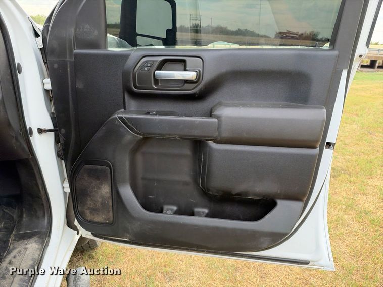 image for item FN3758 2021 GMC Sierra 2500 Crew Cab pickup truck