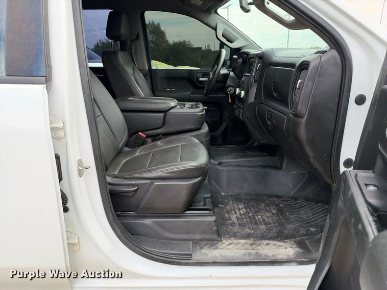 image for item FN3758 2021 GMC Sierra 2500 Crew Cab pickup truck