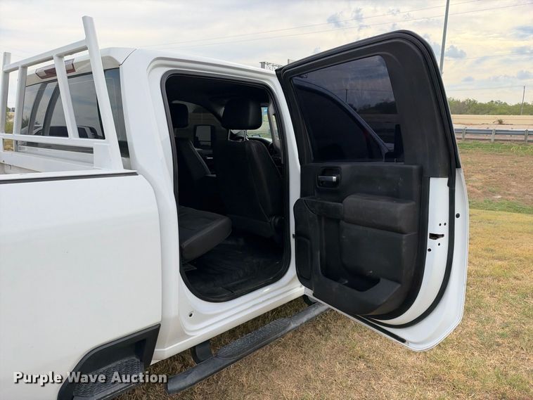 image for item FN3758 2021 GMC Sierra 2500 Crew Cab pickup truck