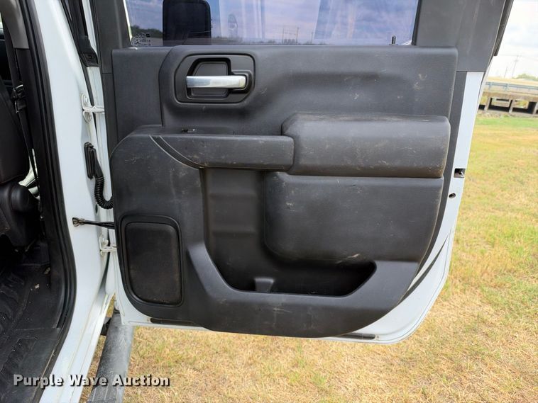 image for item FN3758 2021 GMC Sierra 2500 Crew Cab pickup truck