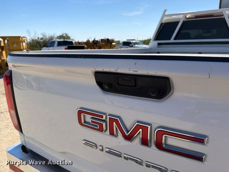 image for item FN3759 2022 GMC Sierra 2500HD 4X4 Crew Cab pickup truck