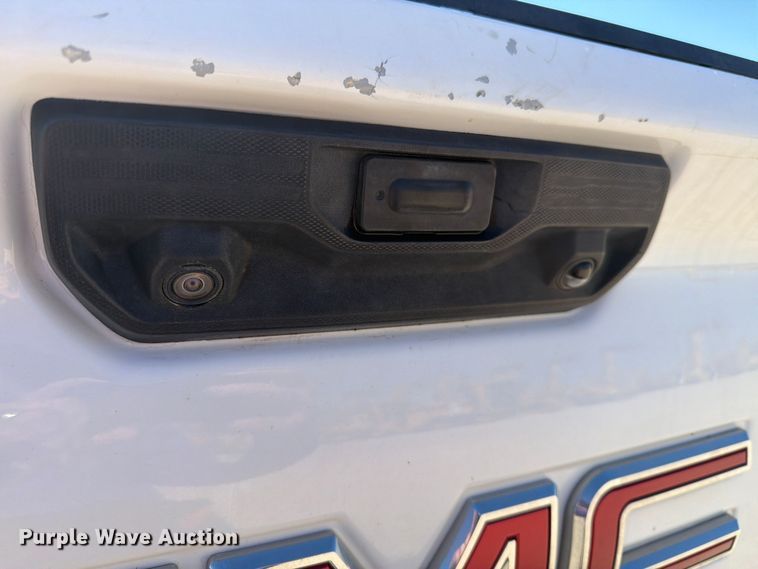 image for item FN3759 2022 GMC Sierra 2500HD 4X4 Crew Cab pickup truck