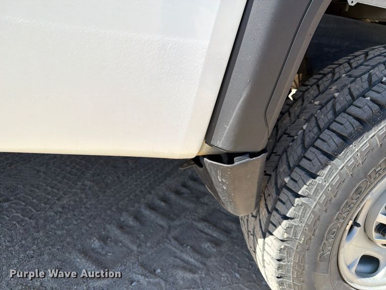 image for item FN3759 2022 GMC Sierra 2500HD 4X4 Crew Cab pickup truck